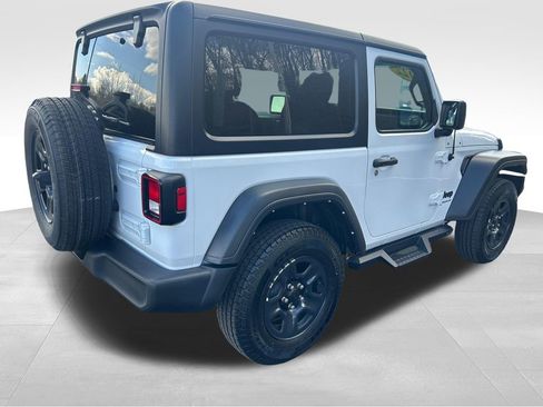 Used 2022 Jeep Wrangler Sport AWD/4WD image 5