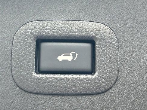 Used 2019 Nissan Armada Platinum w/ Captain's Chairs Package image 15