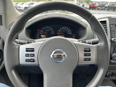 Used 2020 Nissan Frontier SV AWD/4WD image 25
