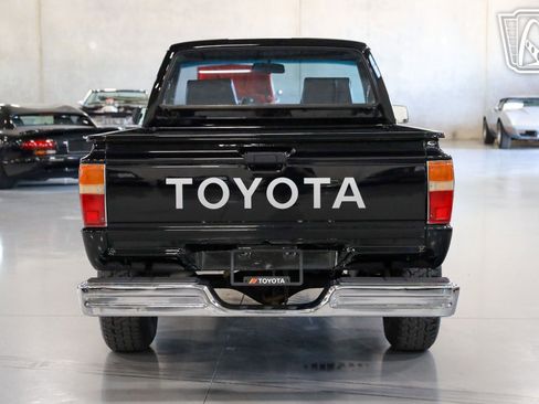 Used 1987 Toyota Pickup 2WD Regular Cab image 29