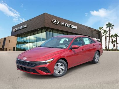 New 2025 Hyundai Elantra SE