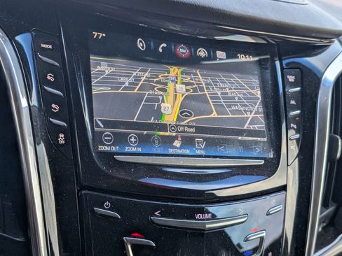 Used 2017 Cadillac Escalade Luxury AWD/4WD image 10
