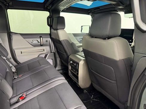 Used 2024 GMC Hummer EV 3X w/ LPO, Illumination Package image 27