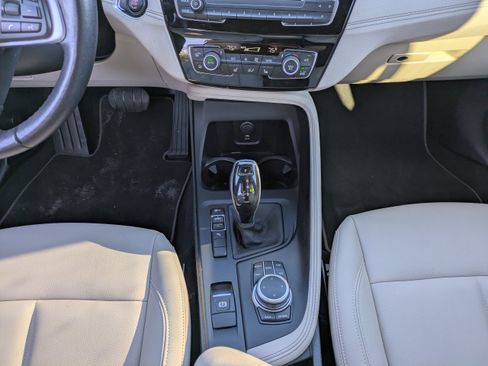 Used 2022 BMW X1 sDrive28i w/ Premium Package image 17