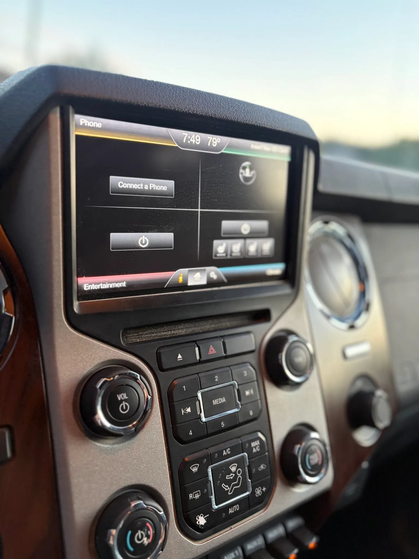 Used 2014 Ford F350 Lariat w/ Lariat Ultimate Package AWD/4WD image 18