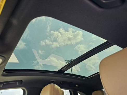 New 2025 Porsche Macan S image 21