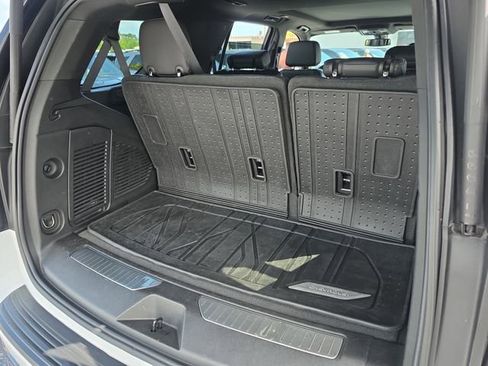 Used 2022 Chevrolet Tahoe Z71 w/ Luxury Package image 5