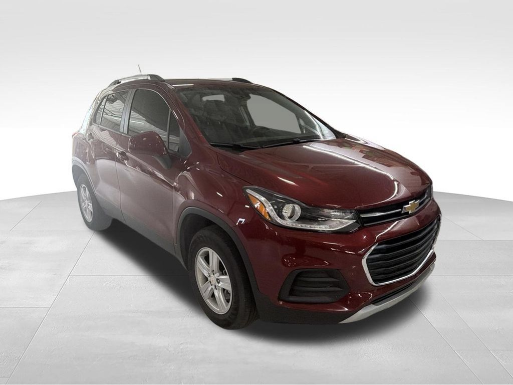 Used 2021 Chevrolet Trax LT w/ Driver Confidence Package AWD/4WD image 3