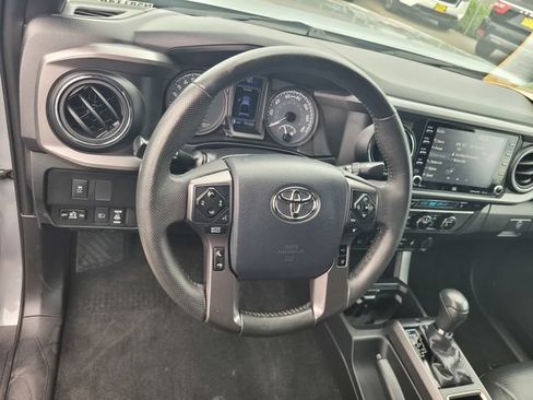 Used 2020 Toyota Tacoma TRD Off-Road w/ TRD Premium Off Road Package RWD image 30