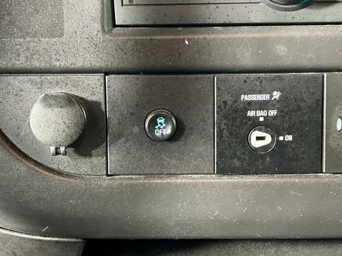 Used 2024 GMC Savana 2500 w/ Driver Convenience Package image 18