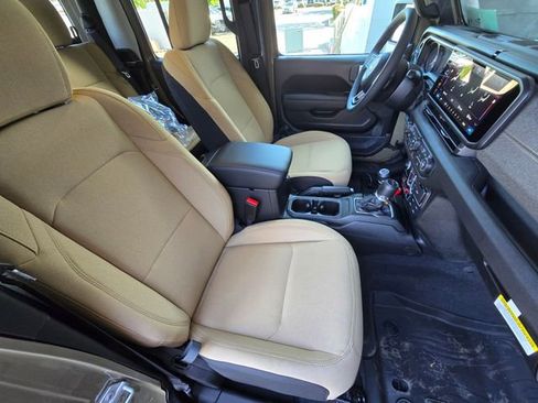 New 2026 Jeep Gladiator Willys AWD/4WD image 21