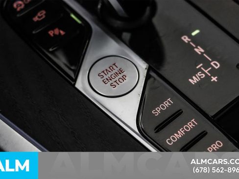 Used 2022 BMW X7 xDrive40i w/ M Sport Package image 32