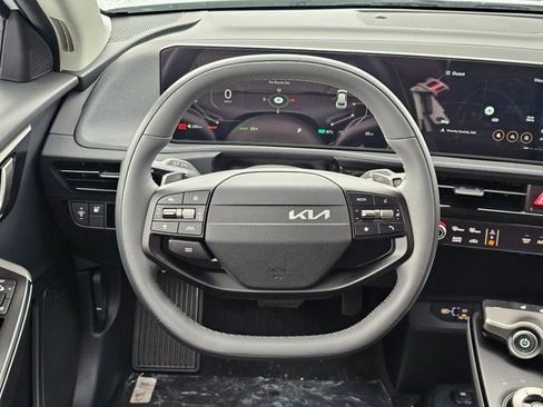 New 2025 Kia EV6 Light w/ Light LR Technology Package image 16