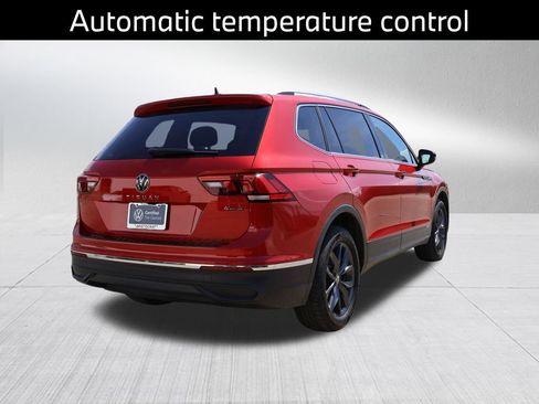 Certified 2023 Volkswagen Tiguan SE w/ Panoramic Sunroof Package AWD/4WD image 7