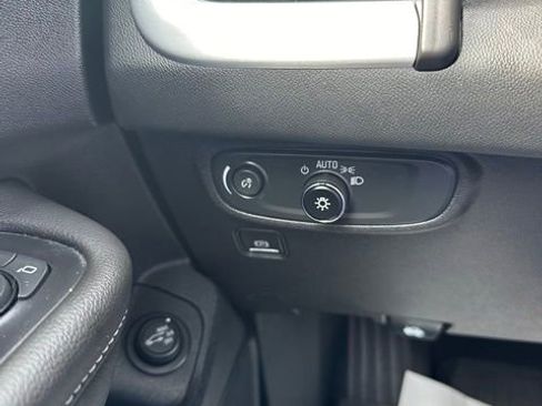 Used 2023 GMC Terrain SLE w/ Driver Convenience Package image 50