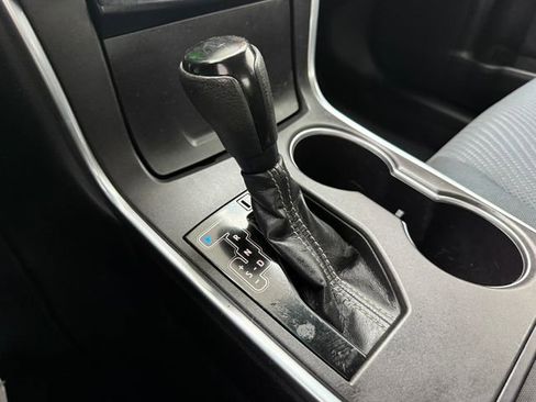 Used 2017 Toyota Camry LE FWD image 19