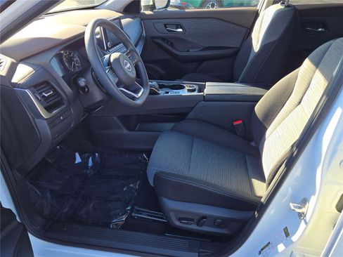 Used 2023 Nissan Rogue SV image 26