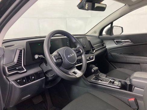 Used 2025 Kia Sportage LX AWD/4WD image 15