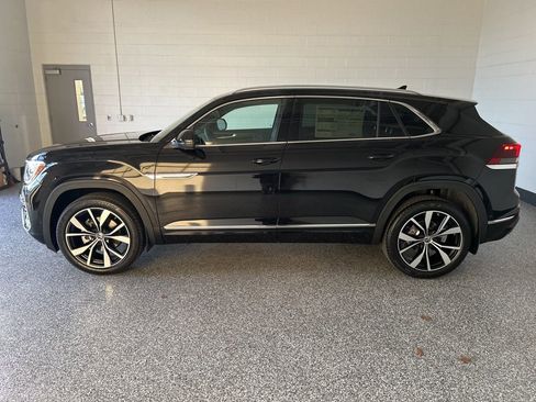New 2026 Volkswagen Atlas Cross Sport SEL Premium R-Line AWD/4WD image 2