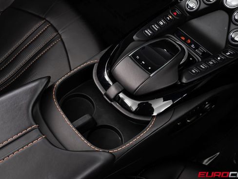 Used 2022 Aston Martin V8 Vantage Roadster image 34