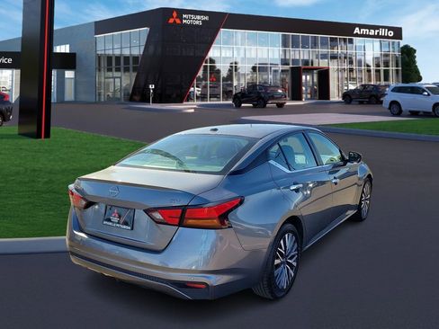 Used 2023 Nissan Altima 2.5 SV image 3