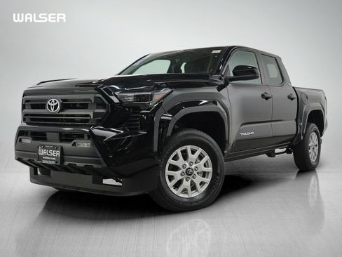 Used 2025 Toyota Tacoma SR5 AWD/4WD image 1