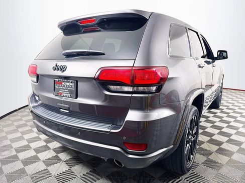 Used 2020 Jeep Grand Cherokee Altitude image 7