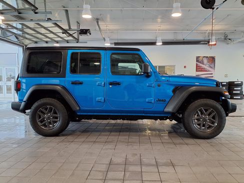 Used 2024 Jeep Wrangler Unlimited Sport AWD/4WD image 24