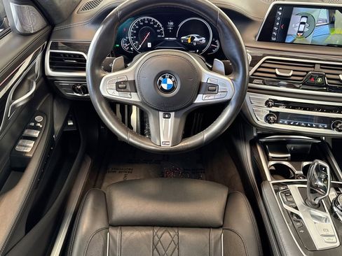 Used 2019 BMW M760i xDrive w/ Luxury Rear Seating Package image 22