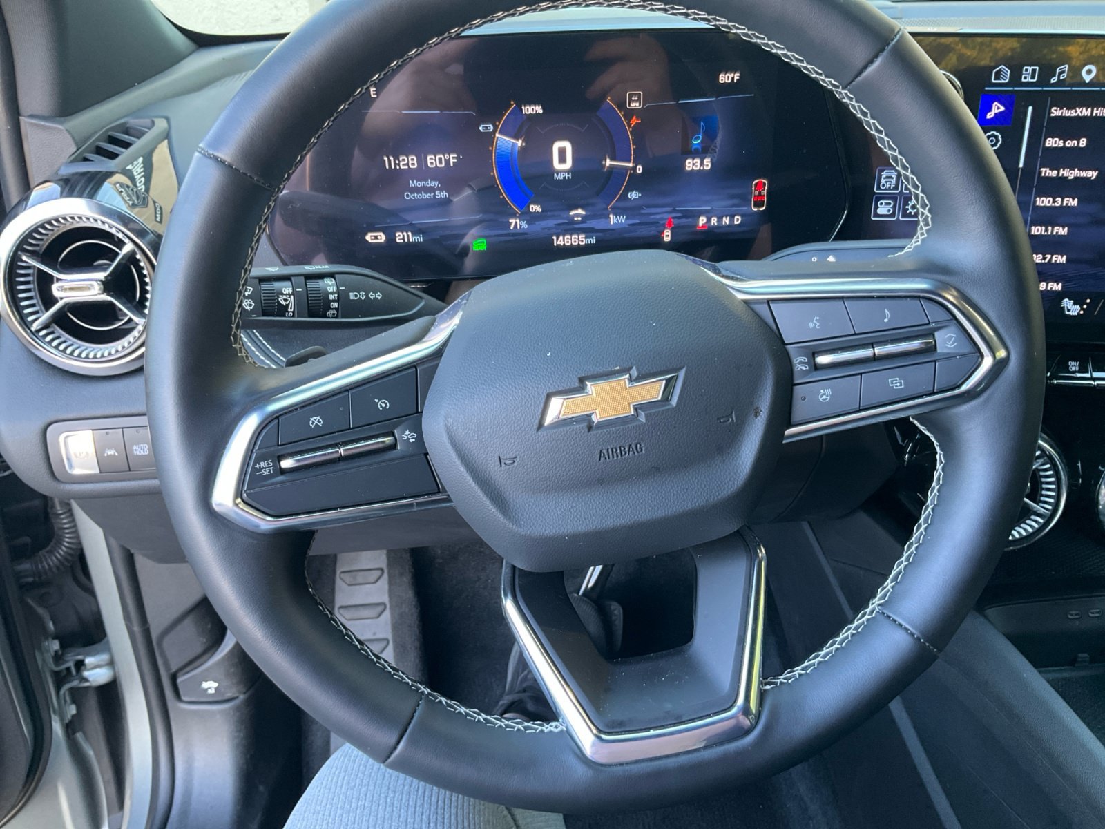 Used 2024 Chevrolet Blazer EV LT AWD/4WD image 34