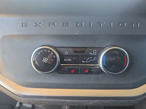Used 2025 Ford Expedition Platinum AWD/4WD image 23