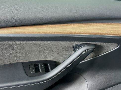 Used 2022 Tesla Model 3 image 15