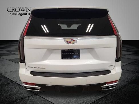 Used 2023 Cadillac Escalade Premium Luxury Platinum AWD/4WD image 4
