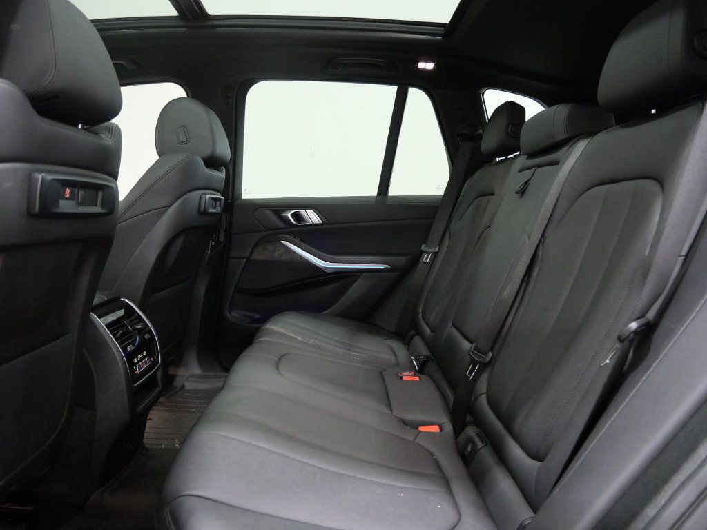 Used 2022 BMW X5 xDrive40i w/ Premium Package AWD/4WD image 25