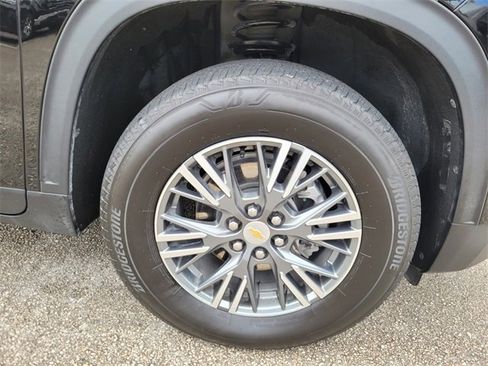 Used 2025 Chevrolet Traverse LT image 25