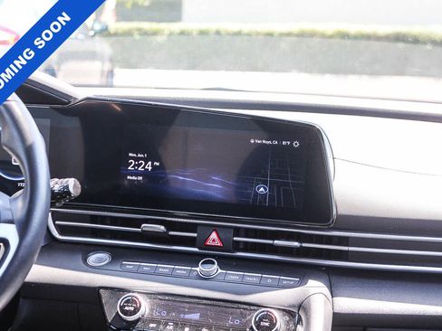 Used 2023 Hyundai Elantra SEL w/ Convenience Package FWD image 18