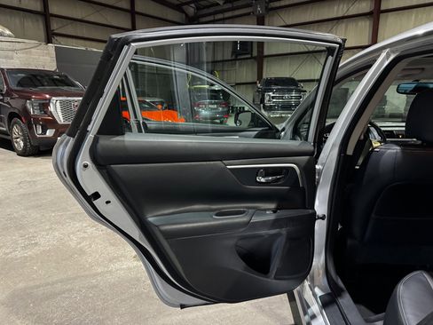 Used 2017 Nissan Altima 2.5 SL w/ Technology Package image 15