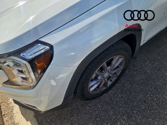 Used 2023 GMC Terrain SLT FWD image 3