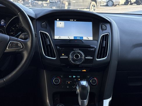 Used 2016 Ford Focus Titanium w/ Titanium Technology Package image 29