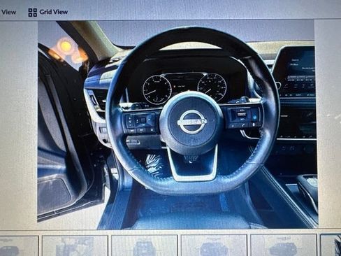 Used 2023 Nissan Rogue SL AWD/4WD image 17