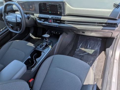 Used 2025 Kia K4 FWD image 31