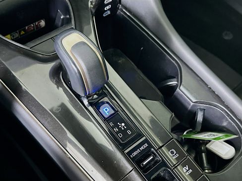 Used 2024 Toyota Crown Limited image 24