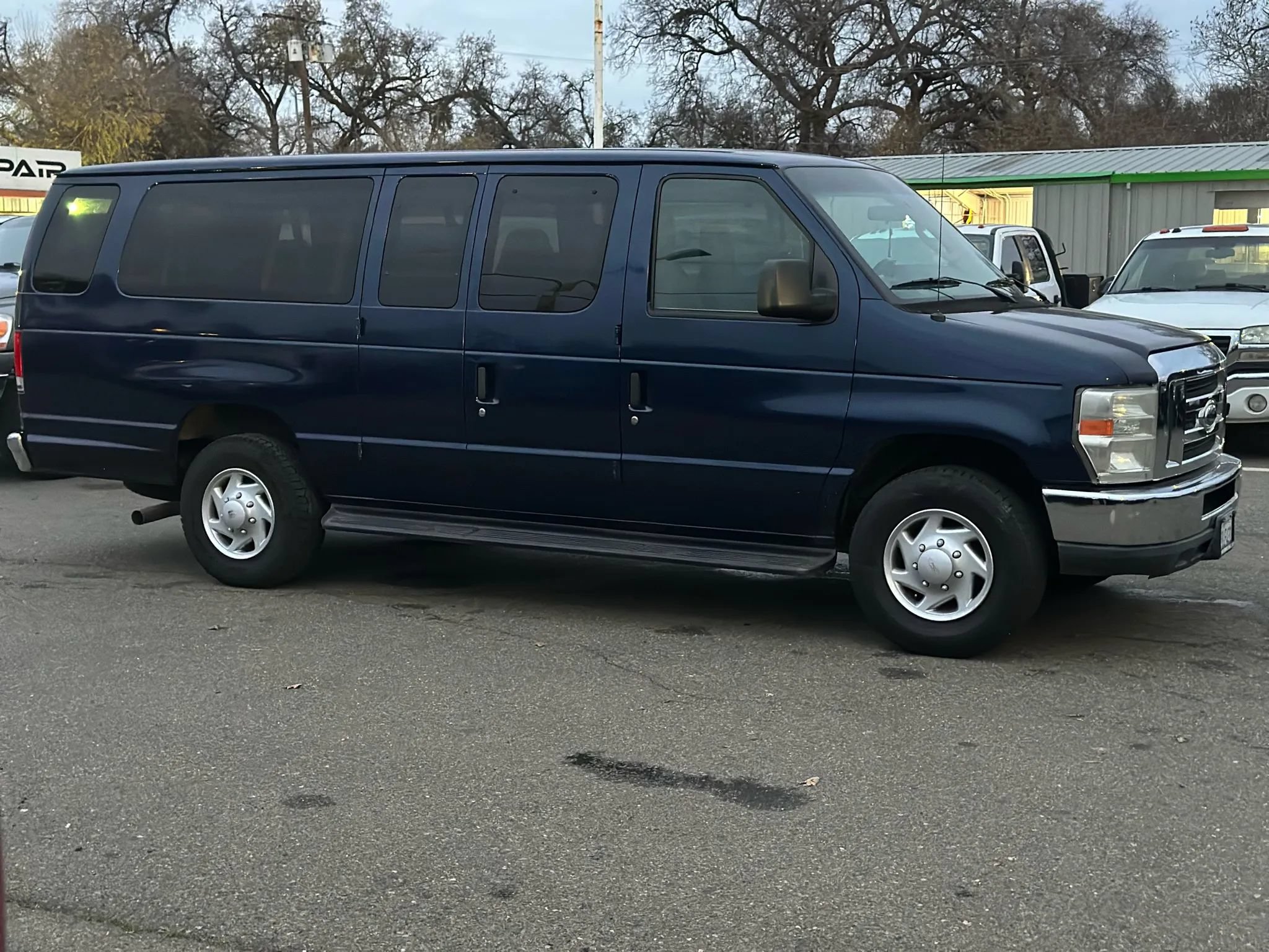 Used 2013 Ford E-350 and Econoline 350 XL RWD image 2