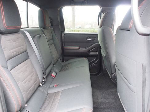 Used 2022 Nissan Frontier PRO-4X w/ Technology Package image 14