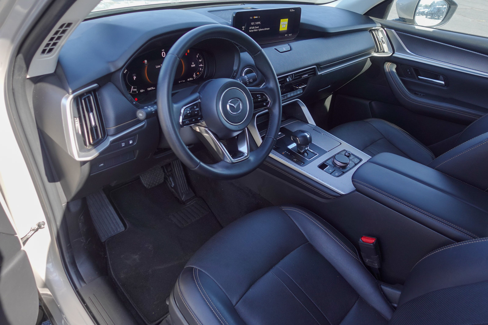 Used 2024 MAZDA CX-90 Plug-In Hybrid w/ Preferred AWD/4WD image 11