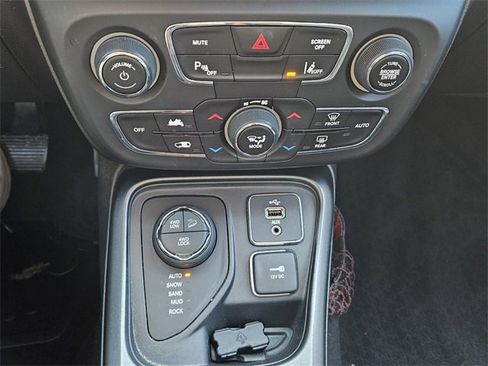 Used 2018 Jeep Compass Trailhawk w/ Leather Interior Group image 10