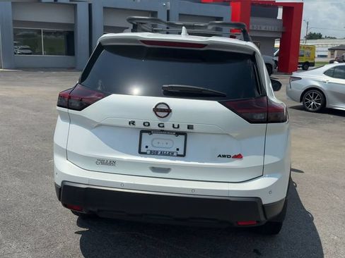 Used 2025 Nissan Rogue SV AWD/4WD image 6