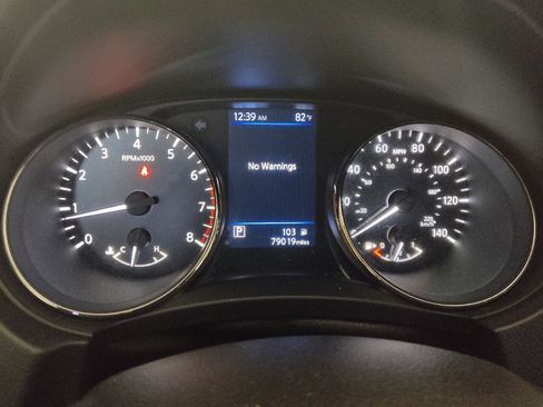 Used 2020 Nissan Rogue SV FWD image 23