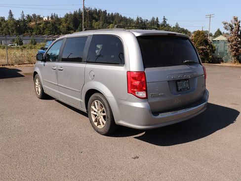 Used 2016 Dodge Grand Caravan SXT FWD image 7