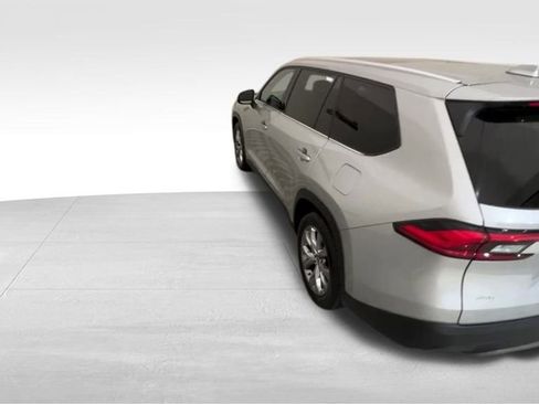 Used 2024 Toyota Grand Highlander Platinum image 12